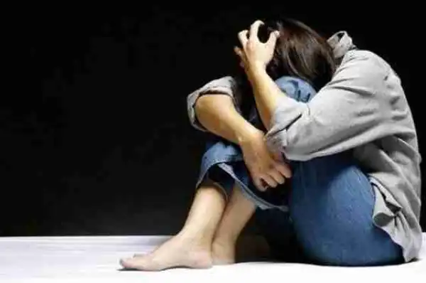 What A Shame!! Man Catches Barren Wife Having S3x With Customer
